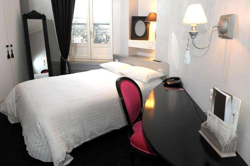 Hotel De France Angers Room photo